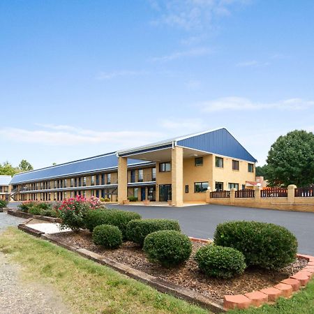 Days Inn By Wyndham Richburg Esterno foto