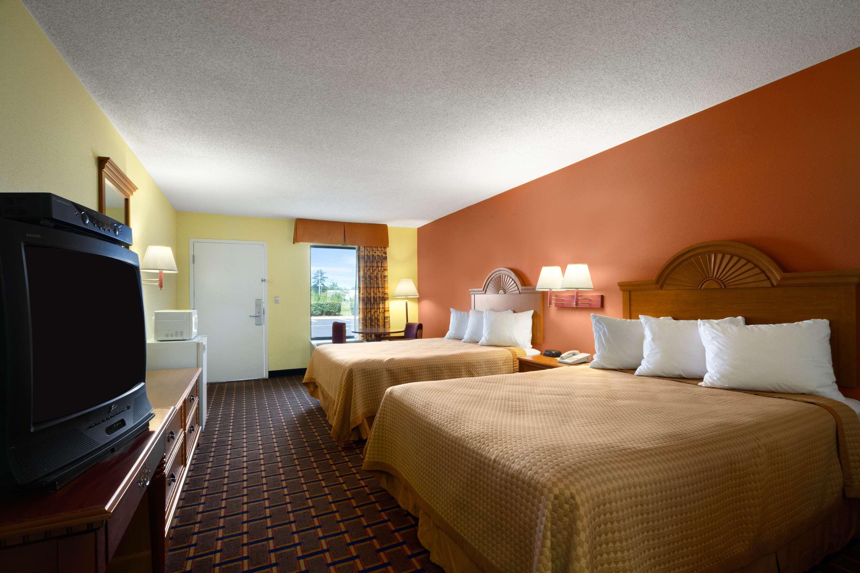 Days Inn By Wyndham Richburg Esterno foto