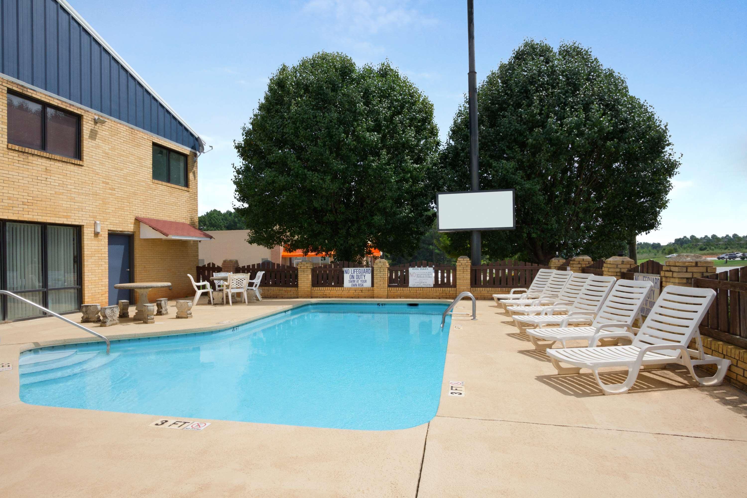 Days Inn By Wyndham Richburg Esterno foto