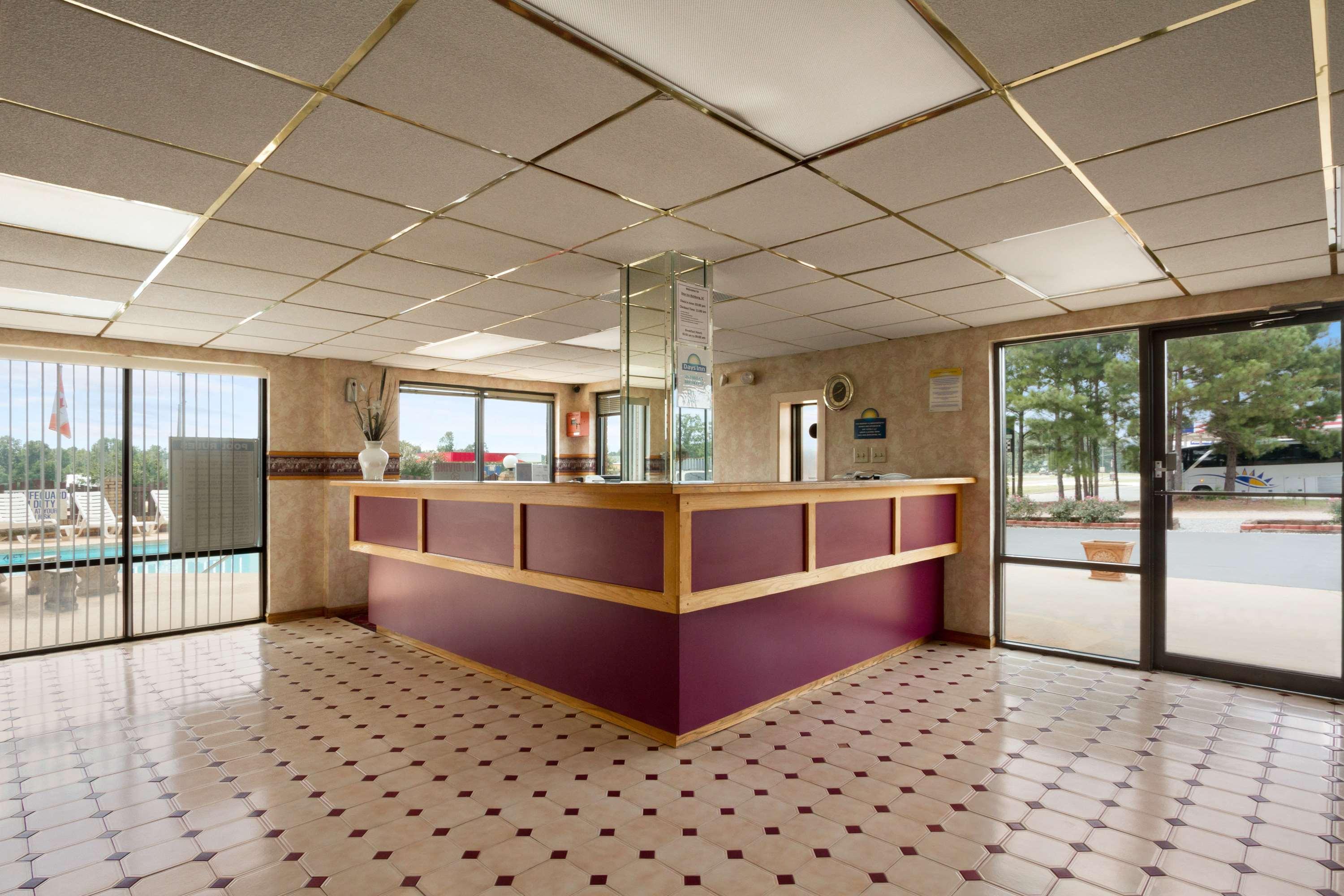 Days Inn By Wyndham Richburg Esterno foto