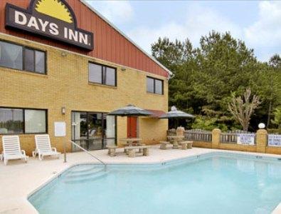 Days Inn By Wyndham Richburg Esterno foto